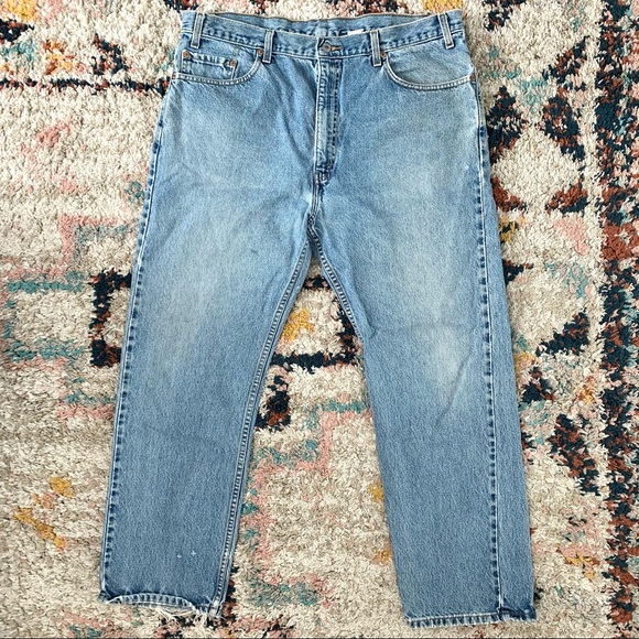Vintage Levi’s 505 Light Wash Straight Leg Jeans - Picture 8 of 15